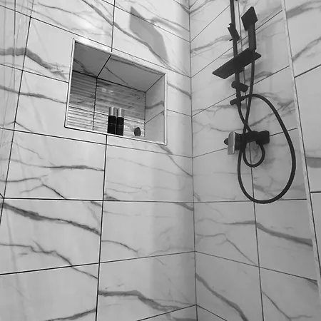 شقة Stay Inn Central Brasov Apartments *